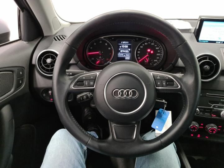 Photo 8 VIN: WAUZZZ8X3JB100440 - AUDI A1 