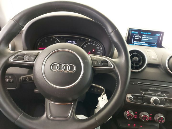 Photo 9 VIN: WAUZZZ8X3JB103967 - AUDI A1 