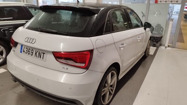 Photo 21 VIN: WAUZZZ8X5JB101072 - AUDI A1 