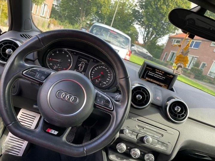 Photo 6 VIN: WAUZZZ8X8EB103775 - AUDI A1 