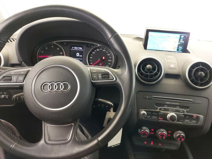 Photo 11 VIN: WAUZZZ8X9JB017336 - AUDI A1 