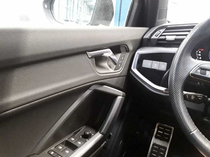 Photo 13 VIN: WAUZZZF30L1112151 - AUDI Q3 35 TDI S-TRONIC 