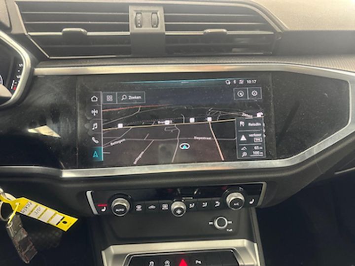 Photo 8 VIN: WAUZZZF38L1033472 - AUDI Q3 DIESEL - 2019 