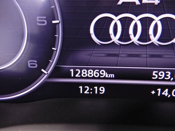 Photo 10 VIN: WAUZZZF40JA100796 - AUDI A4 AVANT 