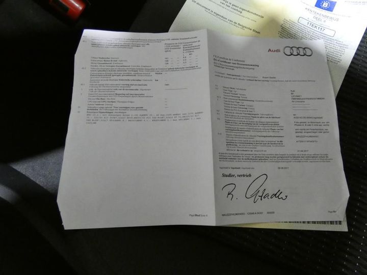 Photo 11 VIN: WAUZZZF40JN004563 - AUDI A4 