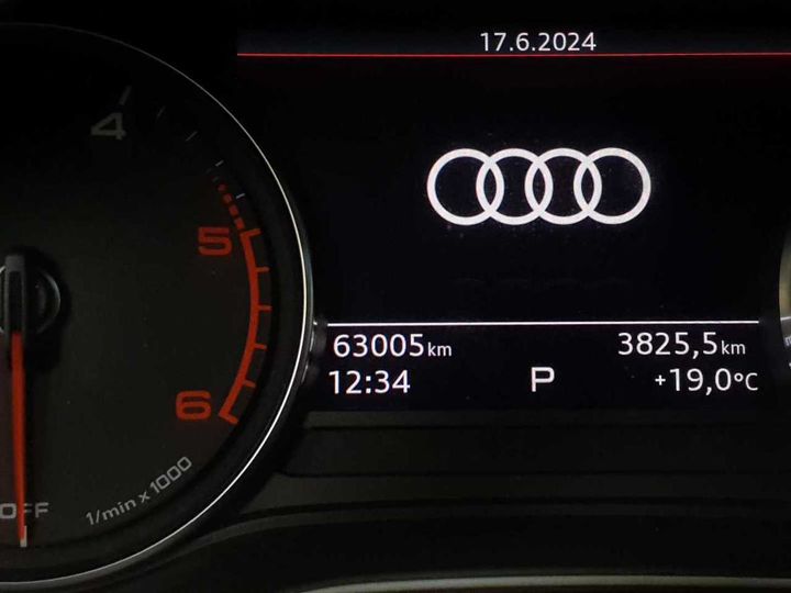 Photo 12 VIN: WAUZZZF40LA051778 - AUDI A4 AVANT 30 TDI S 