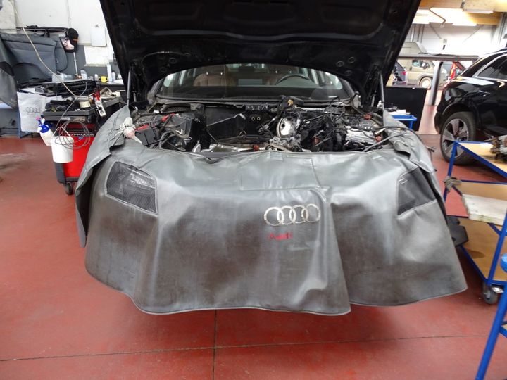 Photo 19 VIN: WAUZZZF41JA101830 - AUDI A4 