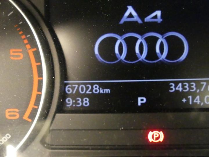 Photo 10 VIN: WAUZZZF41JA104338 - AUDI A4 AVANT 