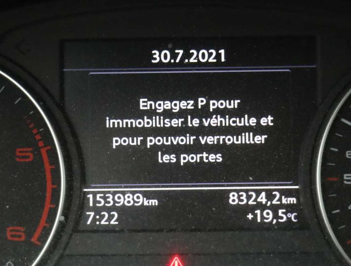 Photo 6 VIN: WAUZZZF42JA025020 - AUDI A4 AVANT &#3915 