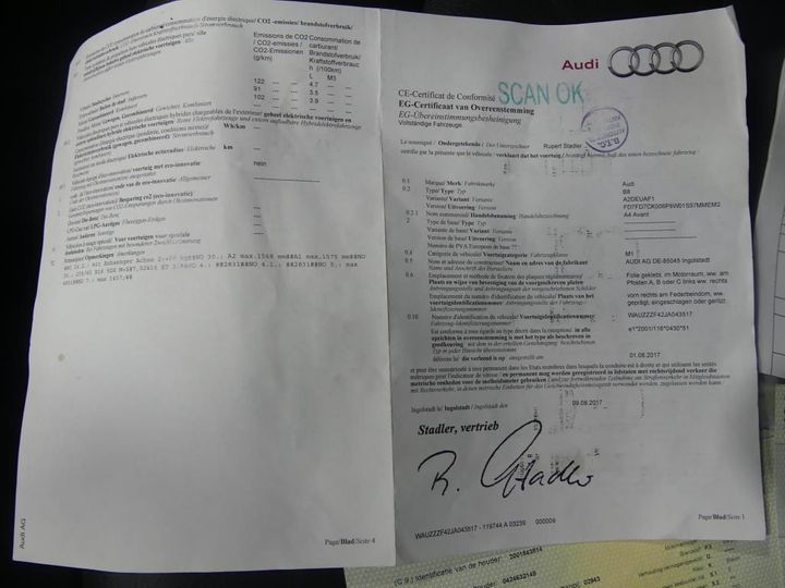 Photo 12 VIN: WAUZZZF42JA043517 - AUDI A4 AVANT 