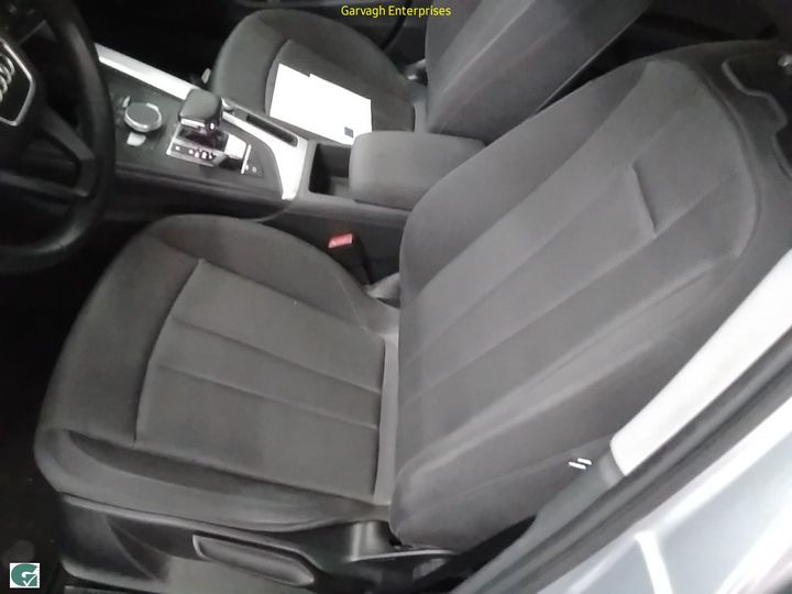 Photo 8 VIN: WAUZZZF42JA105949 - AUDI A4 