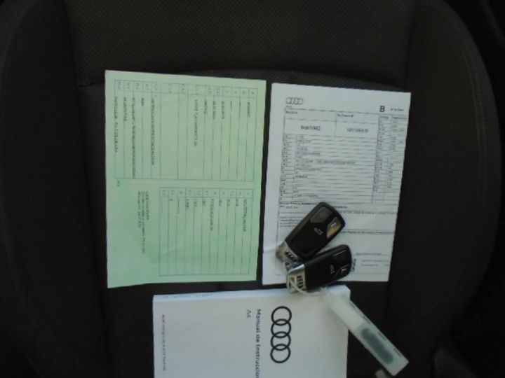 Photo 28 VIN: WAUZZZF42JA207543 - AUDI A4 