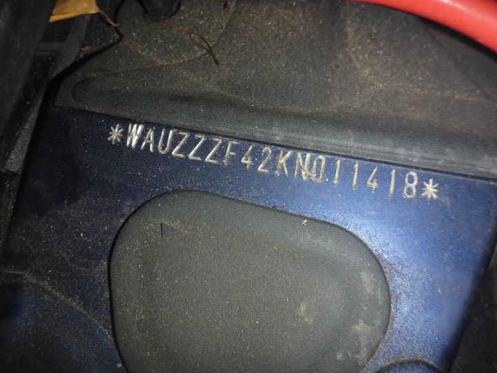 Photo 17 VIN: WAUZZZF42KN011418 - AUDI A4 