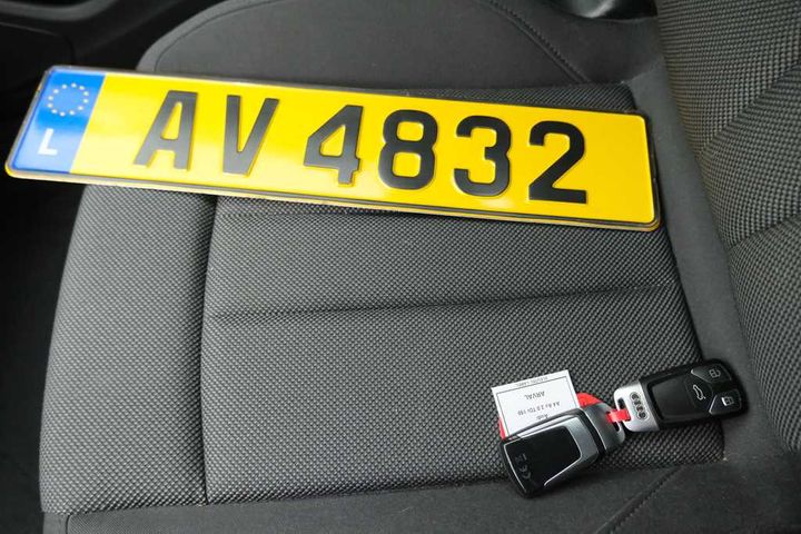 Photo 4 VIN: WAUZZZF43HA170528 - AUDI A4 AVANT FL&#3916 