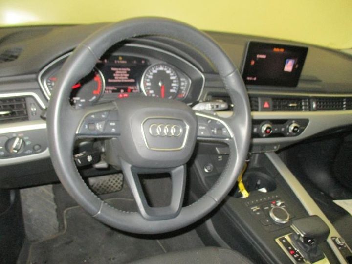 Photo 26 VIN: WAUZZZF43KA035850 - AUDI A4 