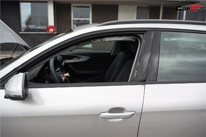 Photo 17 VIN: WAUZZZF43LA077534 - AUDI A4 AVANT 