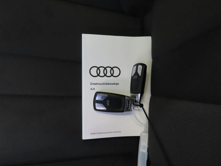 Photo 4 VIN: WAUZZZF44JA203817 - AUDI A4 LIMOUSINE 