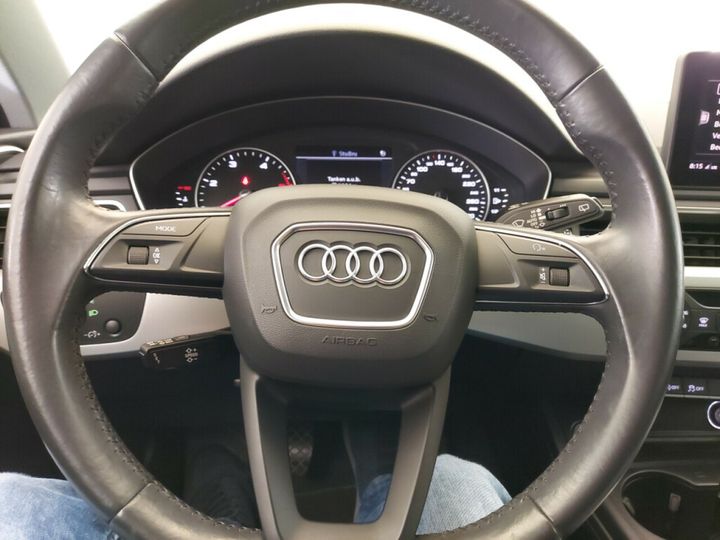 Photo 10 VIN: WAUZZZF44JA215000 - AUDI A4 