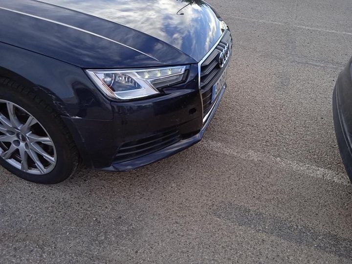 Photo 32 VIN: WAUZZZF45JA032401 - AUDI A4 