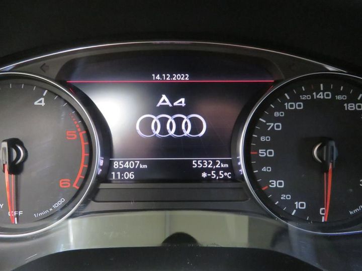 Photo 9 VIN: WAUZZZF45JA044869 - AUDI A4 AVANT 