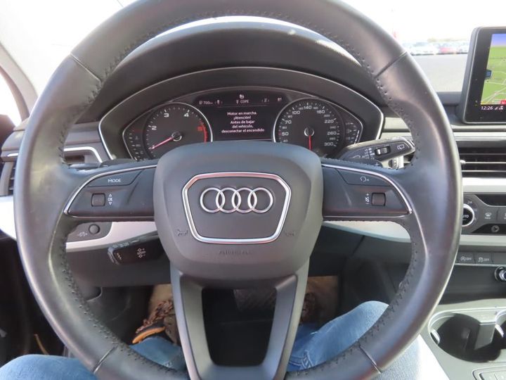 Photo 18 VIN: WAUZZZF45JA228631 - AUDI A4 