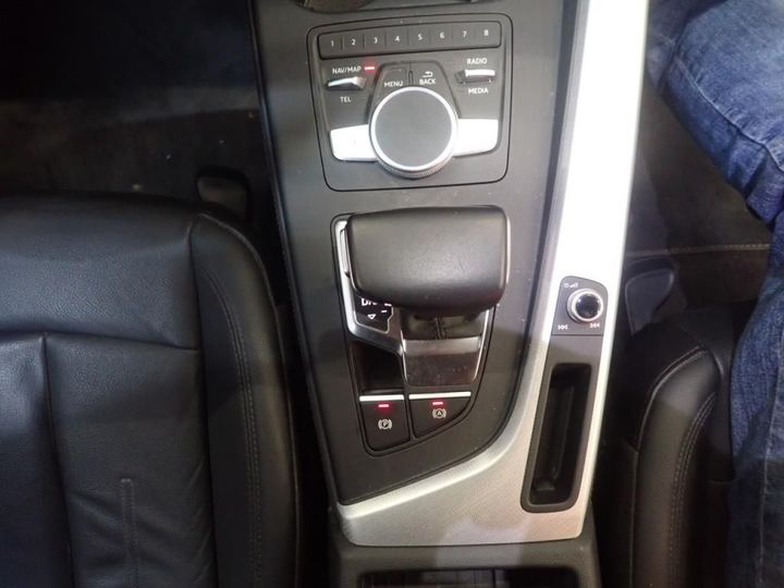 Photo 8 VIN: WAUZZZF45KA078103 - AUDI A4 