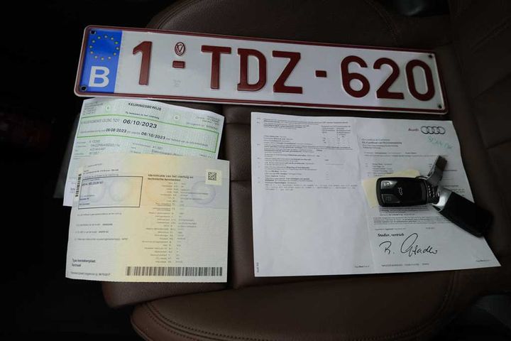 Photo 4 VIN: WAUZZZF46JA062023 - AUDI A4 AVANT &#3915 