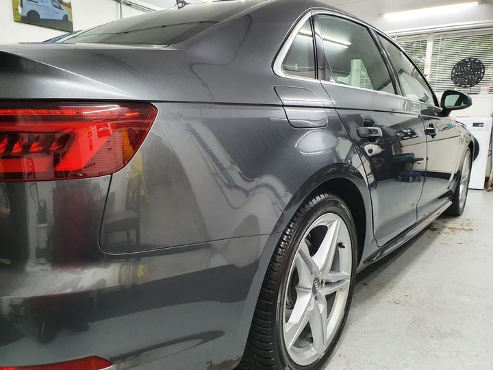 Photo 3 VIN: WAUZZZF46JA090128 - AUDI A4 