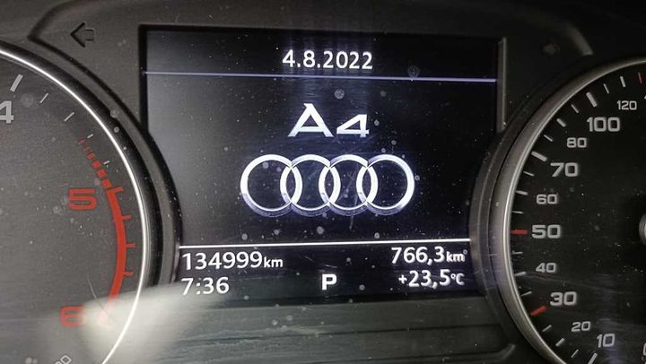 Photo 6 VIN: WAUZZZF46JA106893 - AUDI A4 AVANT &#3915 