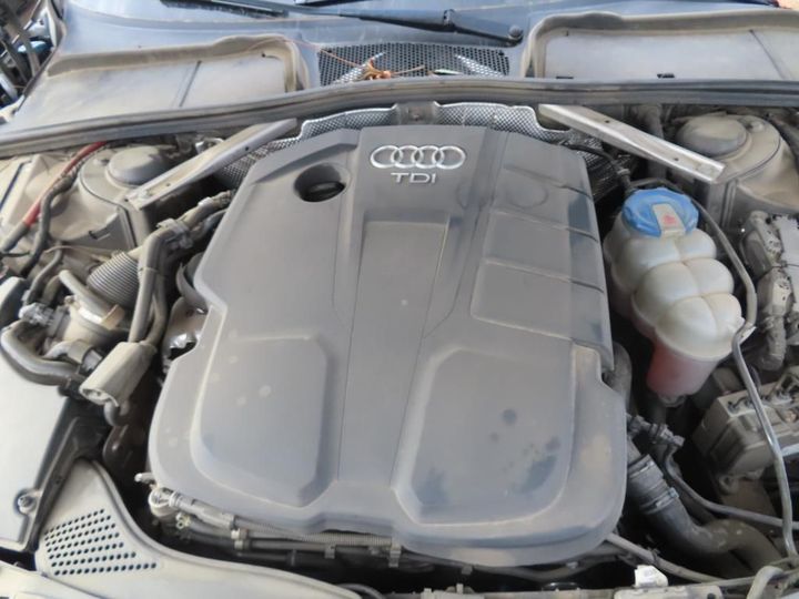 Photo 26 VIN: WAUZZZF46JA226208 - AUDI A4 