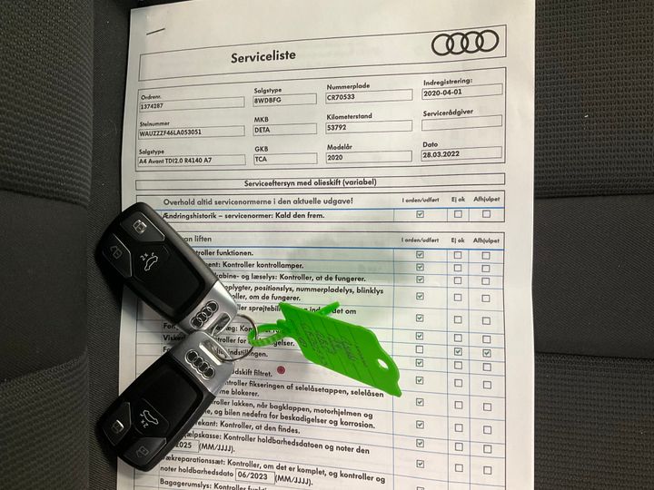 Photo 12 VIN: WAUZZZF46LA053051 - AUDI A4 