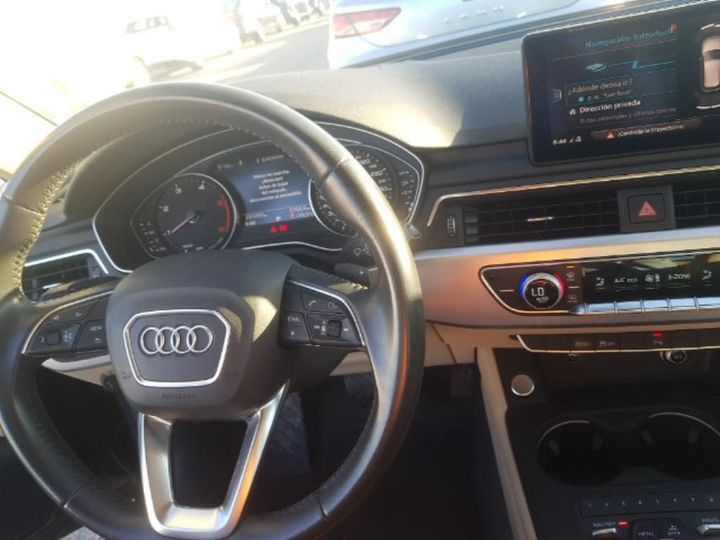 Photo 23 VIN: WAUZZZF47JA092583 - AUDI A4 