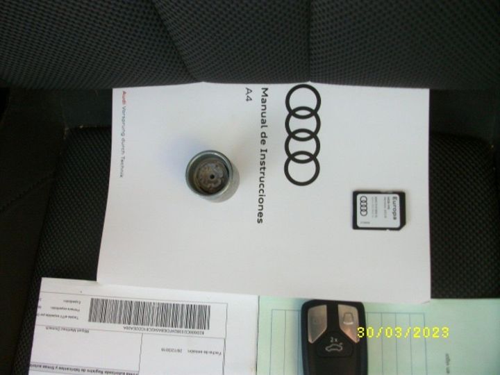 Photo 6 VIN: WAUZZZF47KA031882 - AUDI A4 