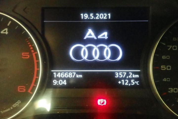 Photo 9 VIN: WAUZZZF48HA107358 - AUDI A4 AVANT 