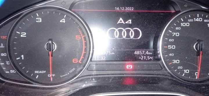 Photo 17 VIN: WAUZZZF48JA099557 - AUDI A4 