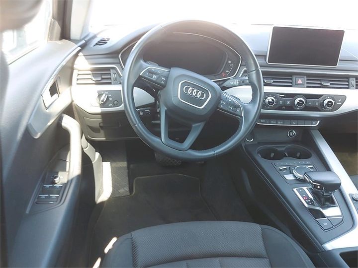 Photo 4 VIN: WAUZZZF48JA132170 - AUDI A4 