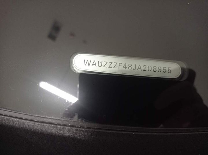 Photo 3 VIN: WAUZZZF48JA208955 - AUDI A4 