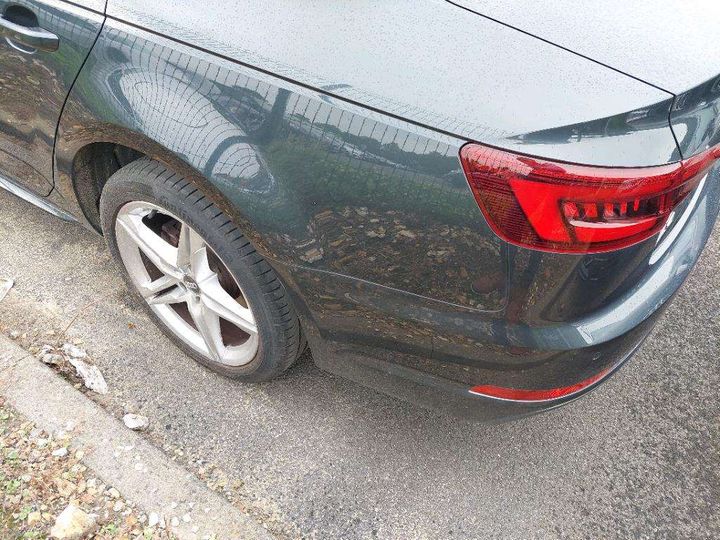 Photo 34 VIN: WAUZZZF48JA210558 - AUDI A4 