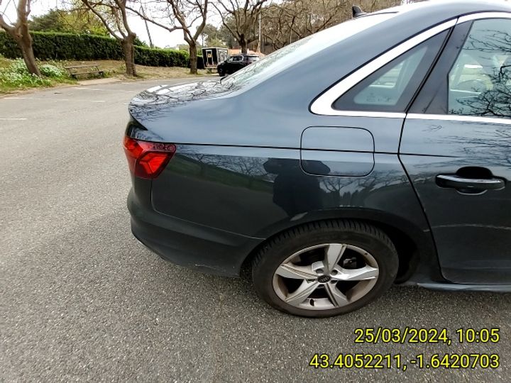 Photo 12 VIN: WAUZZZF48PN003878 - AUDI A4 