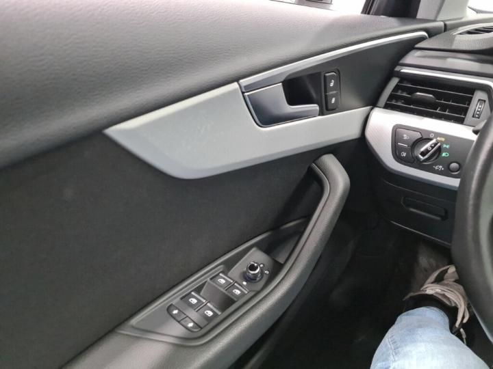 Photo 21 VIN: WAUZZZF49HA150414 - AUDI A4 