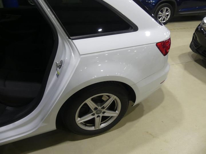 Photo 16 VIN: WAUZZZF49JA045748 - AUDI A4 AVANT 