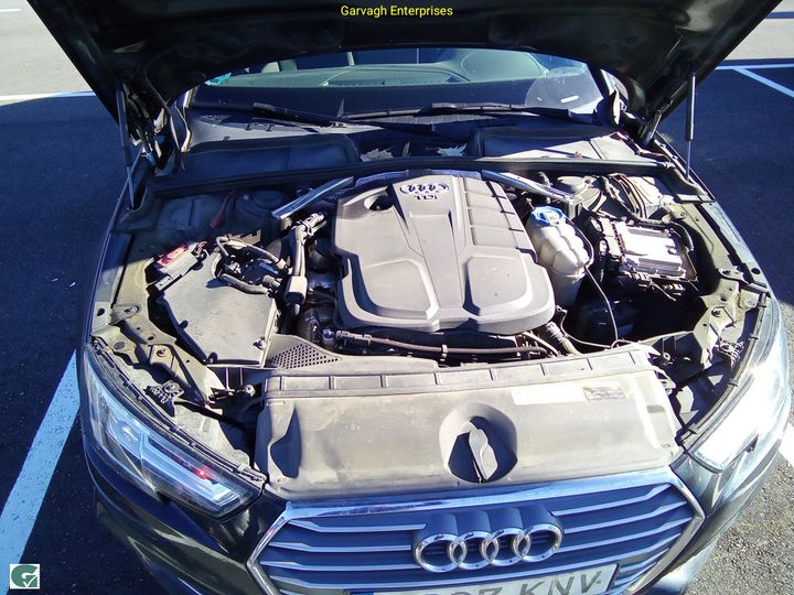 Photo 21 VIN: WAUZZZF49JA193981 - AUDI A4 