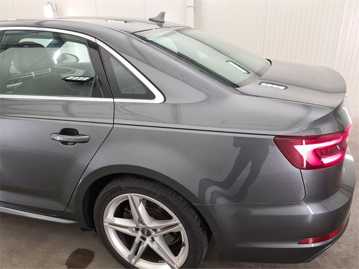 Photo 11 VIN: WAUZZZF49JN001886 - AUDI A4 