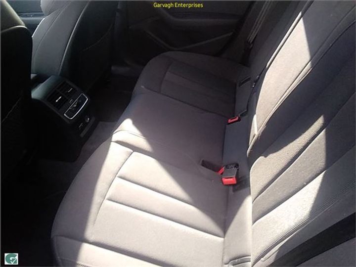 Photo 10 VIN: WAUZZZF49KA067394 - AUDI A4 