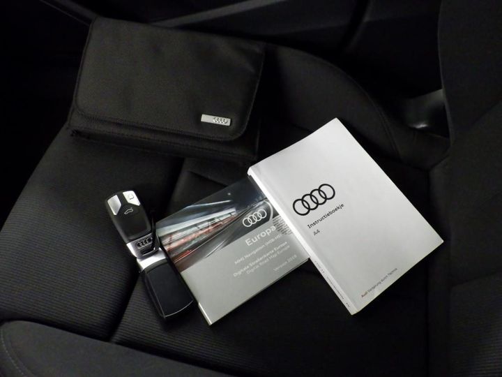 Photo 10 VIN: WAUZZZF4XJA131070 - AUDI A4 AVANT 