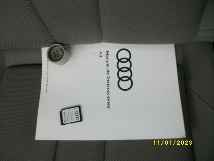 Photo 6 VIN: WAUZZZF4XJA221058 - AUDI A4 