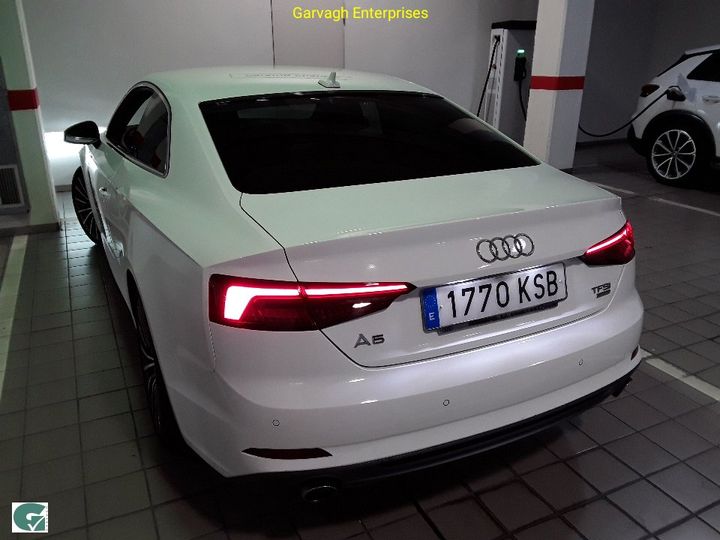 Photo 1 VIN: WAUZZZF57JA132010 - AUDI A5 