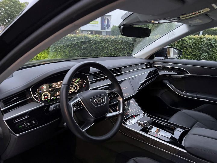 Photo 12 VIN: WAUZZZF81MN003834 - AUDI A8 LONG 