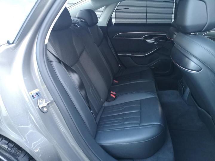 Photo 26 VIN: WAUZZZF86JN006871 - AUDI A8 