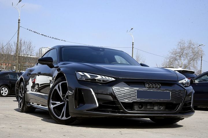 Photo 1 VIN: WAUZZZFW6P7002699 - AUDI E-TRON GT 